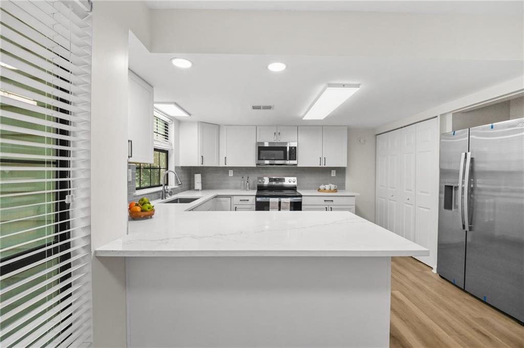 3038 Steeplechase Property Photo 5
