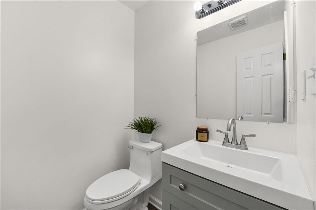 3038 Steeplechase Property Photo 15