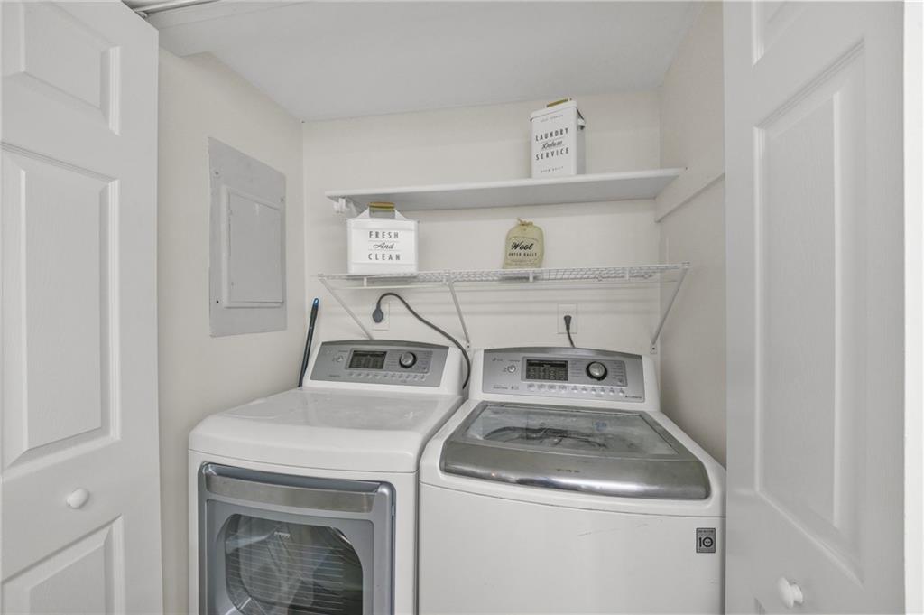 3038 Steeplechase Property Photo 17