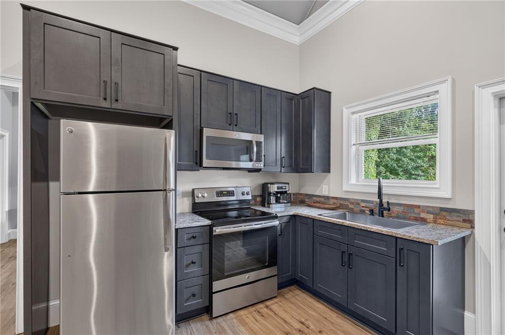 456 E Valley Road Ne Property Photo 46