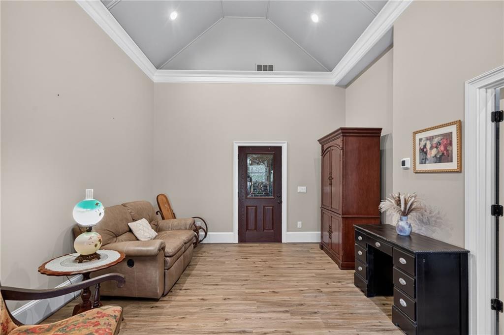 456 E Valley Road Ne Property Photo 49