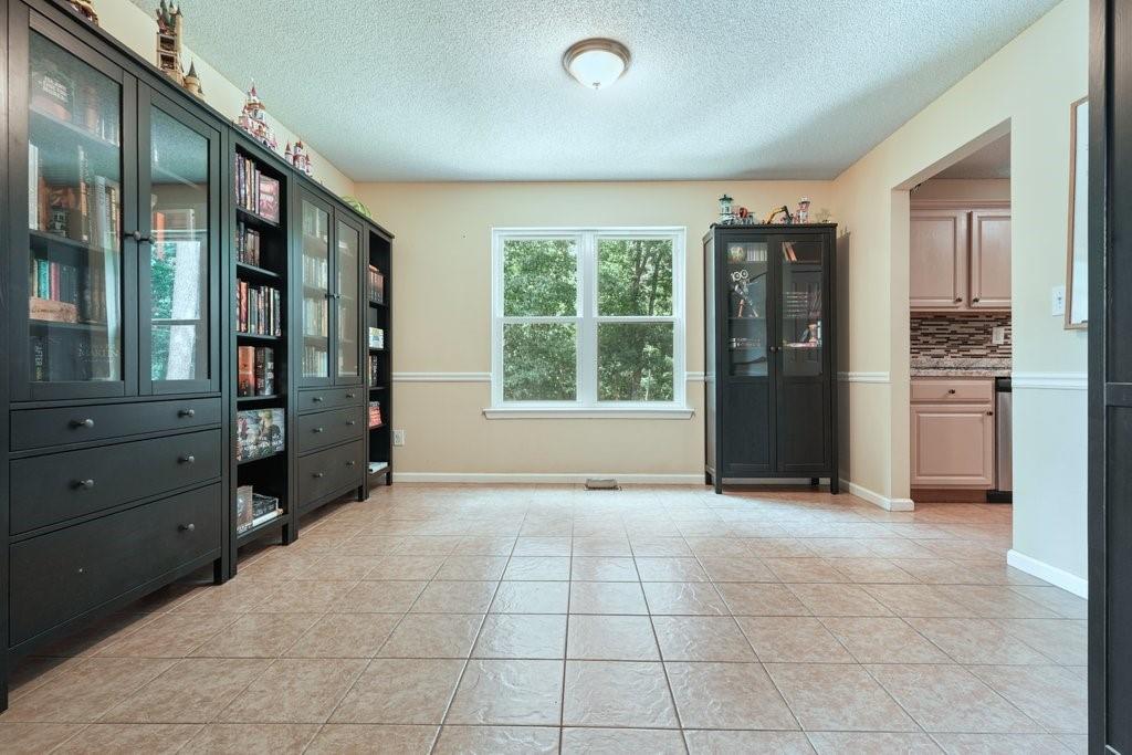 371 Silverleaf Lane Property Photo 10