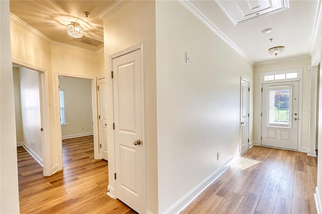 9120 Leverett Circle Property Photo 6