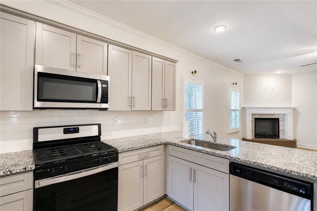 9120 Leverett Circle Property Photo 16