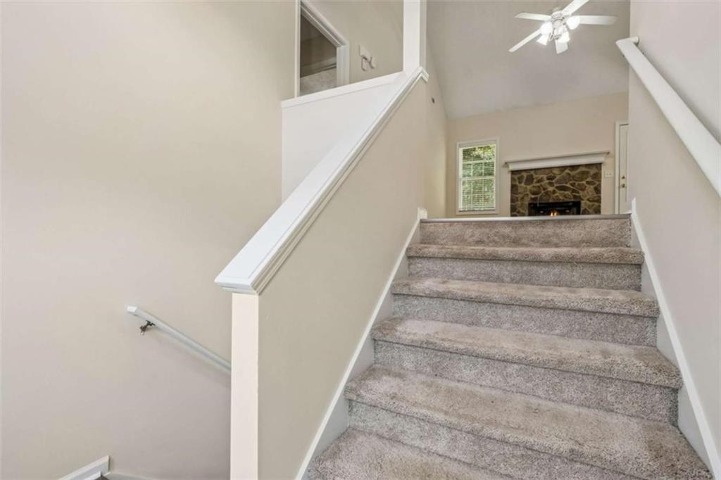 208 Albert Lane Property Photo 6