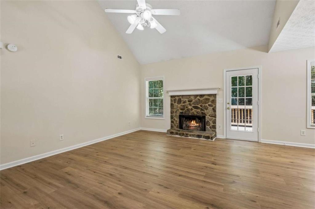 208 Albert Lane Property Photo 8