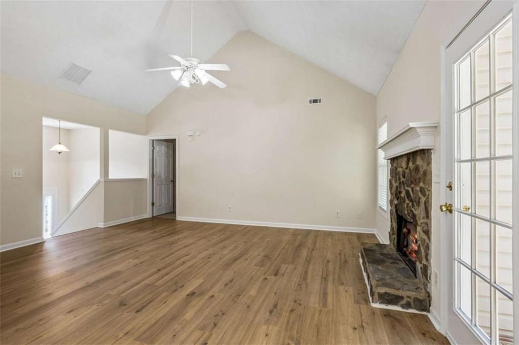 208 Albert Lane Property Photo 14