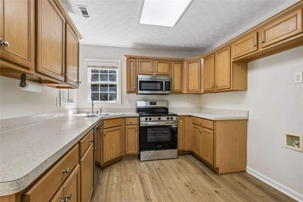 208 Albert Lane Property Photo 22