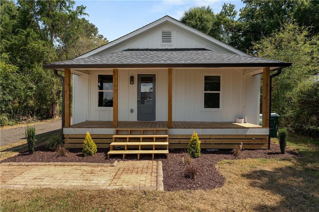130 N Cass Street Property Photo 1