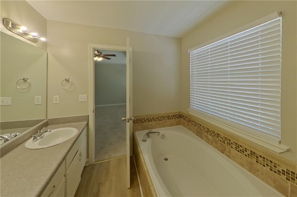 7832896 Property Photo 11