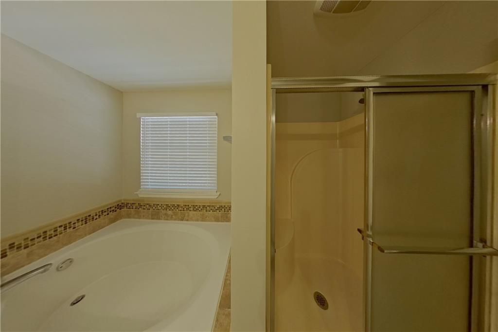 7832896 Property Photo 12
