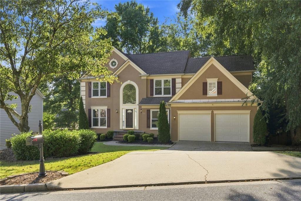 425 Fairford Lane Property Photo 1