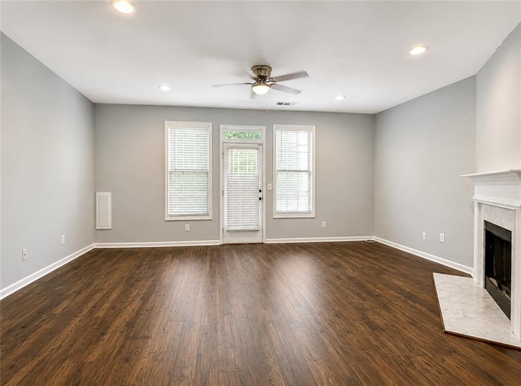 185 Galecrest Drive Property Photo 8