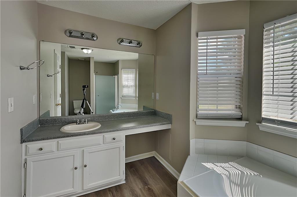 7832914 Property Photo 8