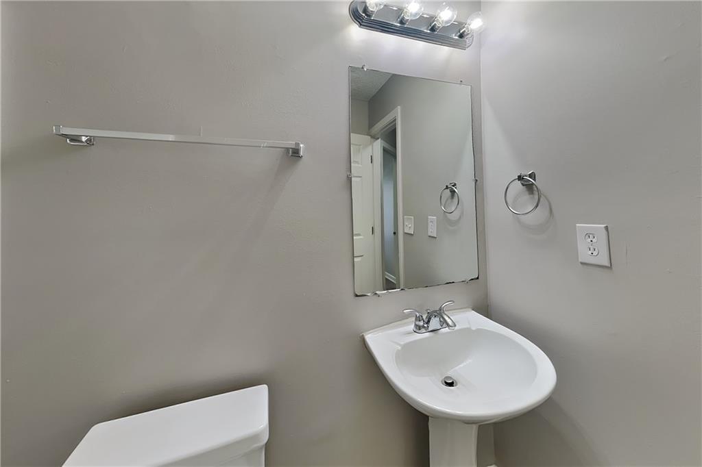7832914 Property Photo 14