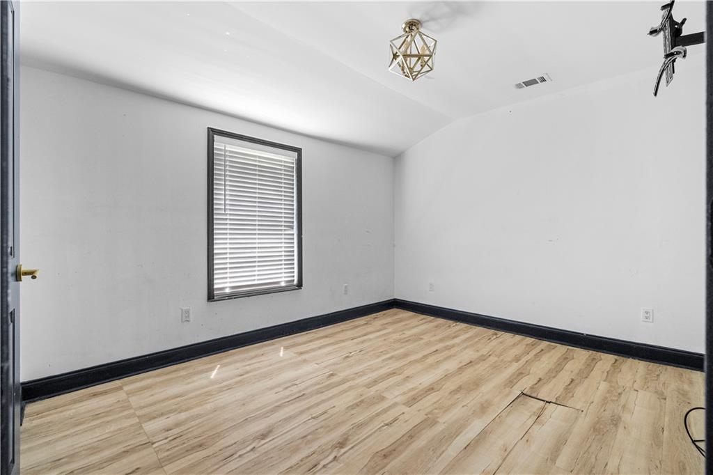 16 Robin Road Property Photo 10