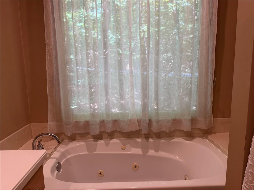 11 Cherokee Camp Trail Property Photo 16