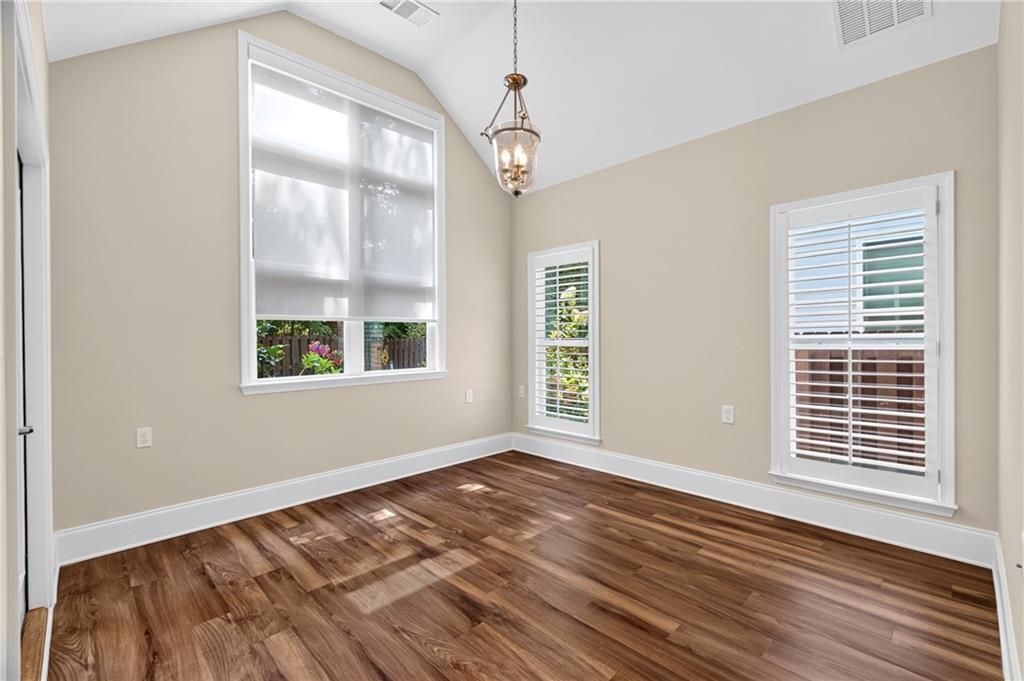 7833027 Property Photo 26