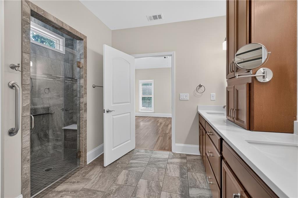 7833027 Property Photo 30