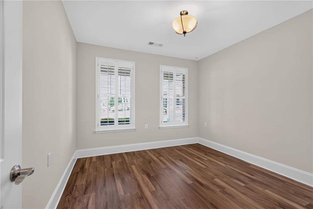7833027 Property Photo 35
