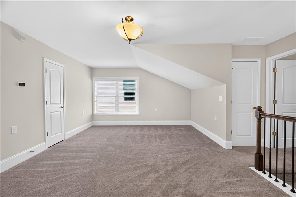 7833027 Property Photo 38