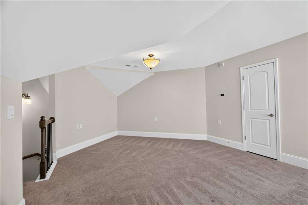 7833027 Property Photo 40
