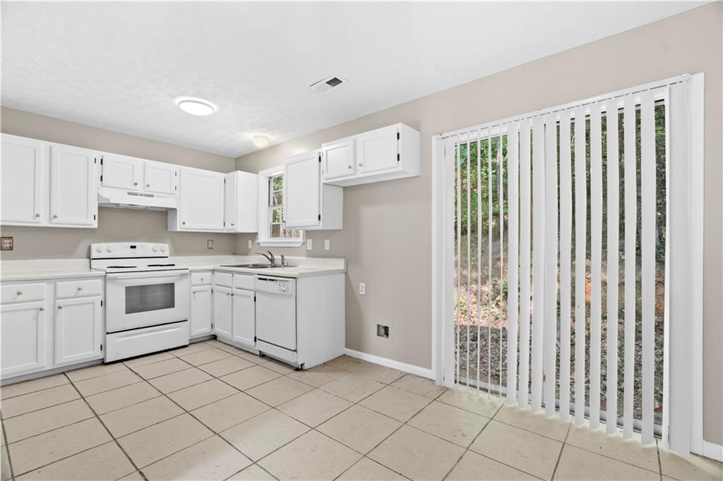 258 Curtis Circle Se Property Photo 11