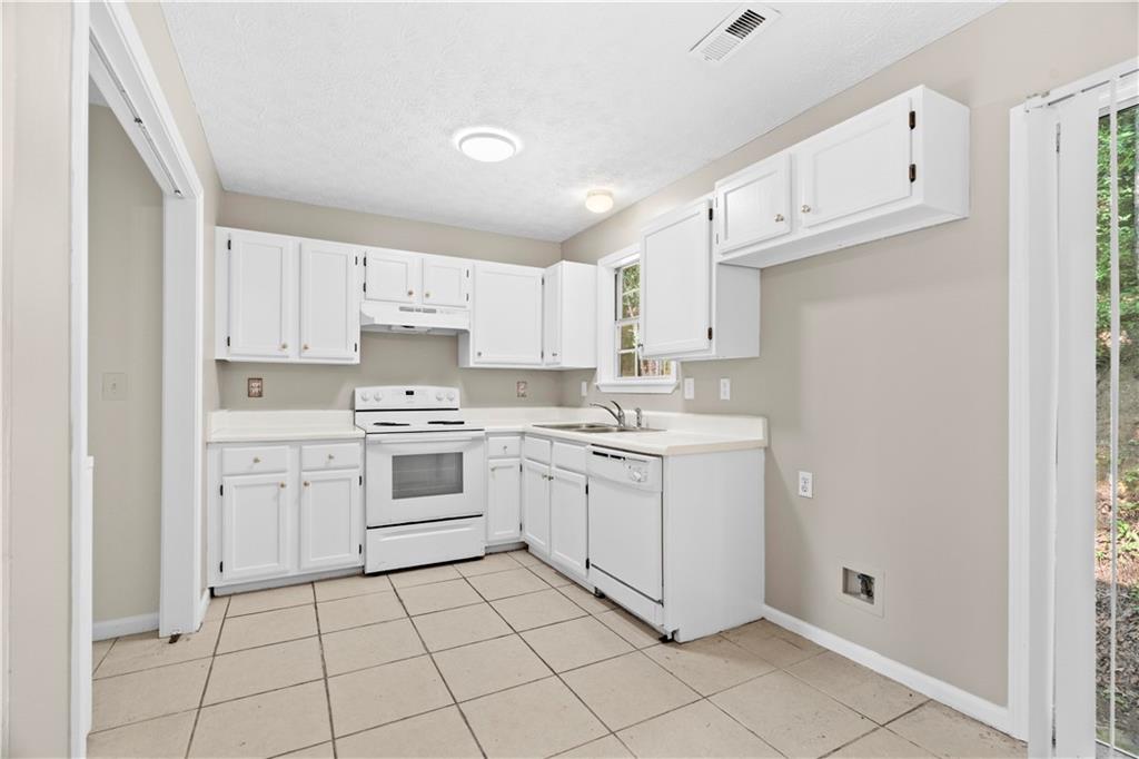 258 Curtis Circle Se Property Photo 12