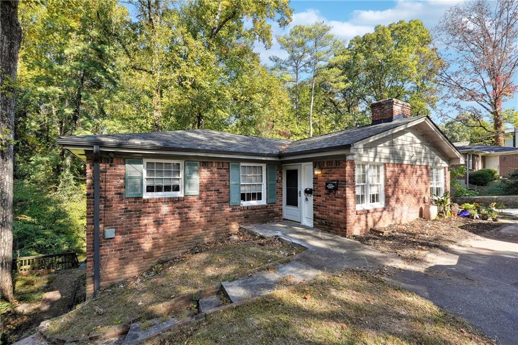 2073 E Roxboro Road Ne Unit B Property Photo 1