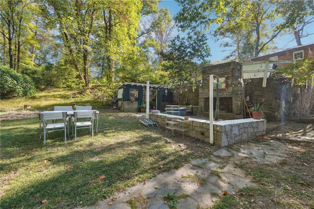 2073 E Roxboro Road Ne Unit B Property Photo 14