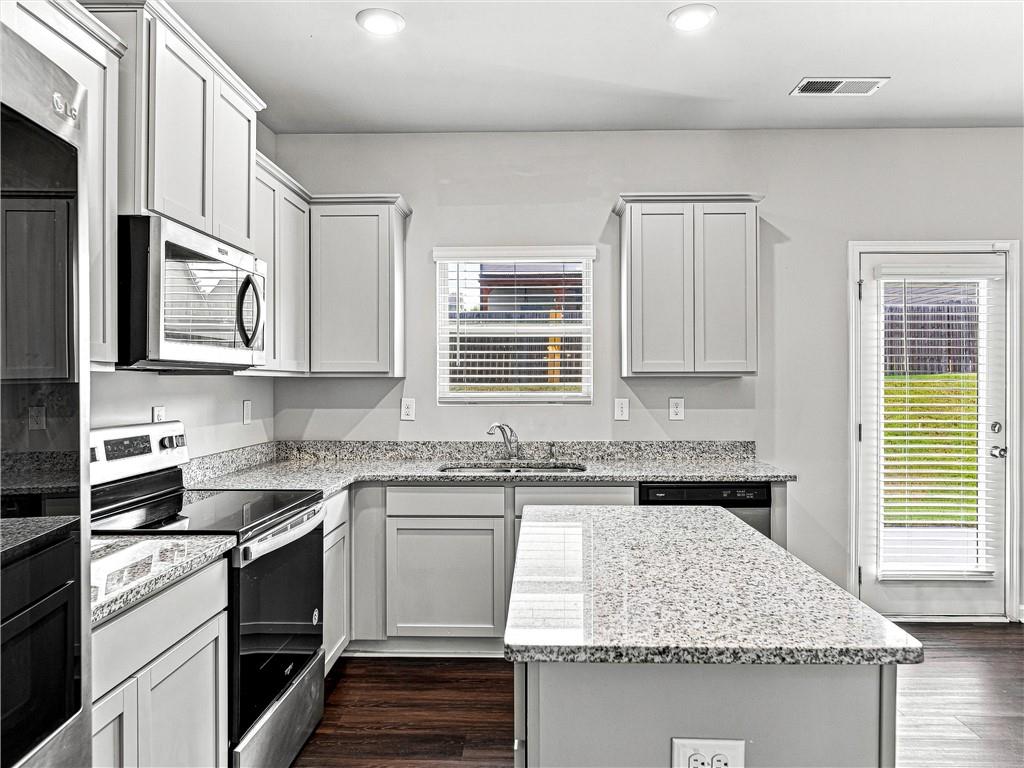 1218 Brookstone Circle Property Photo 10