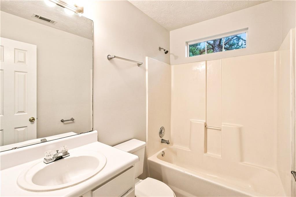 1426 Hyde Court Property Photo 15