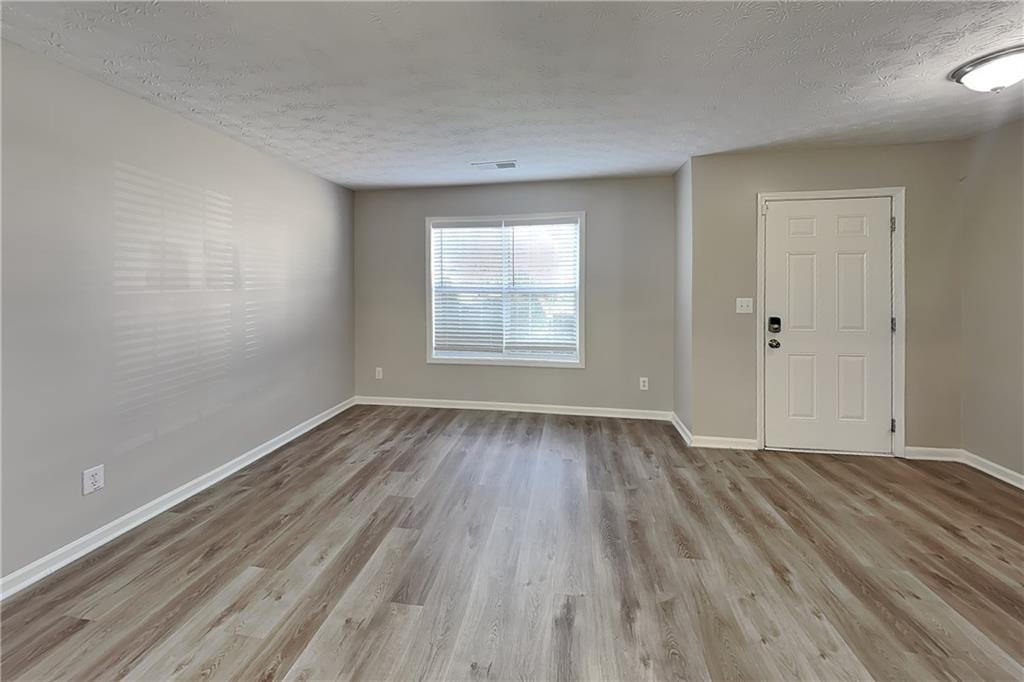 7833092 Property Photo 2