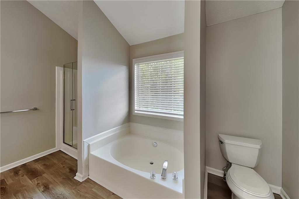 7833092 Property Photo 11