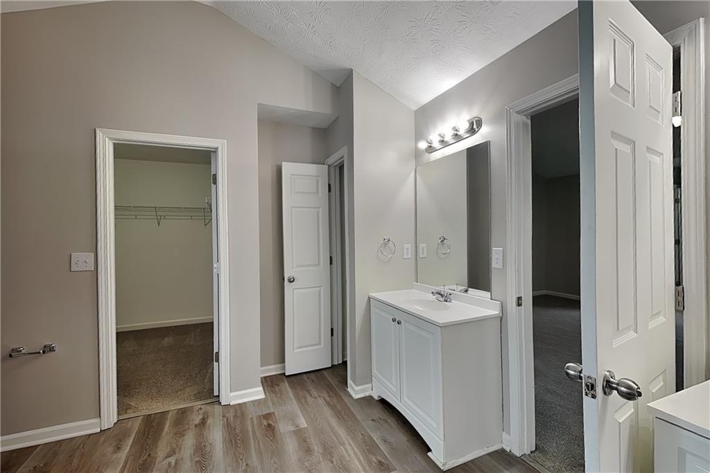 7833092 Property Photo 12