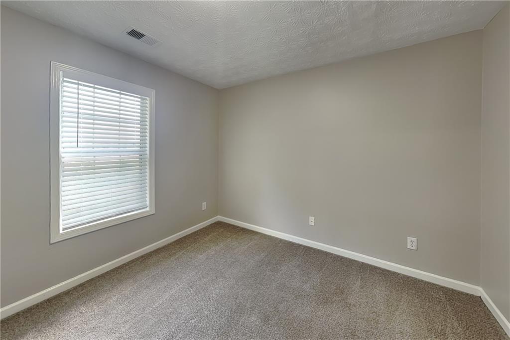 7833092 Property Photo 13