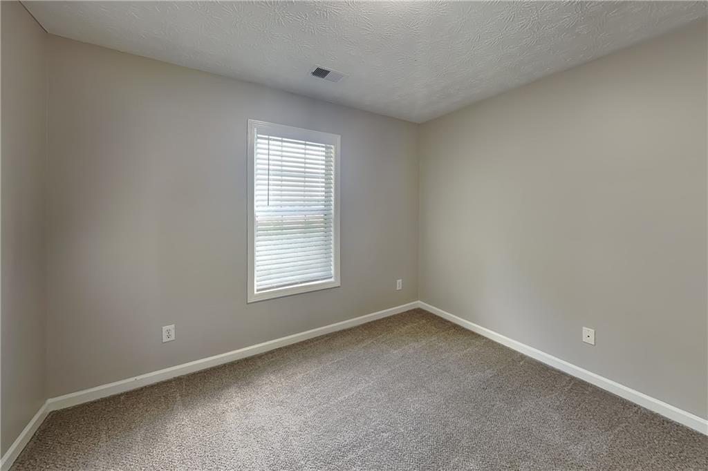 7833092 Property Photo 14