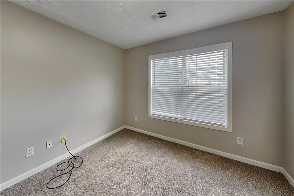 7833092 Property Photo 15