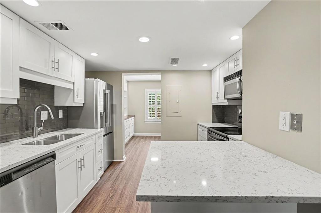 2752 Meadow Mere E Property Photo 11