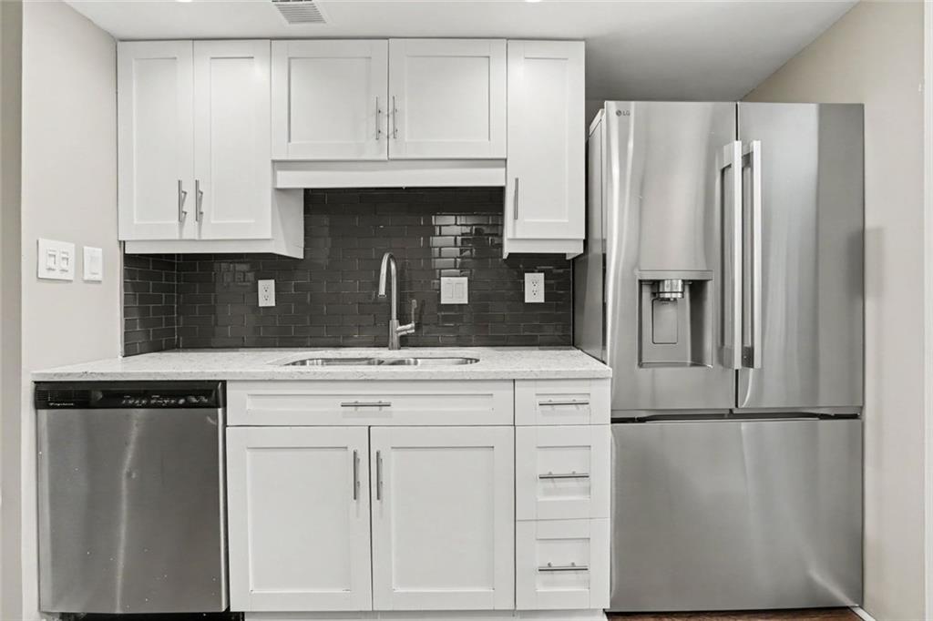 2752 Meadow Mere E Property Photo 13
