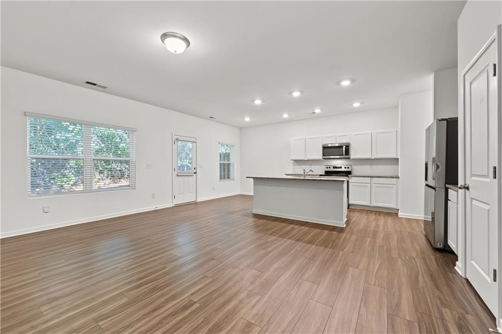 1365 Cooper Springs Rd Property Photo 2