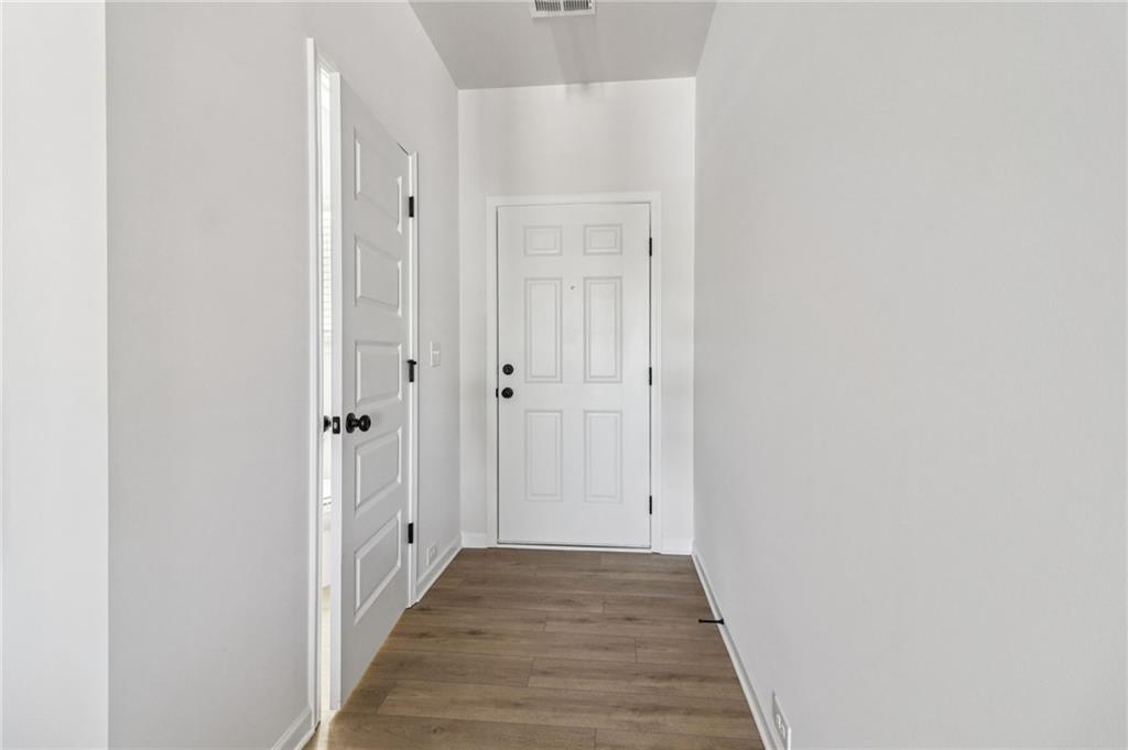 706 Shetland Trail Property Photo 4
