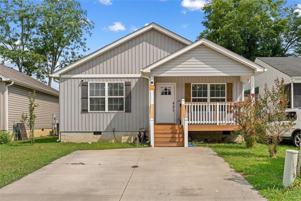 3084 Striplin Trail Property Photo 1