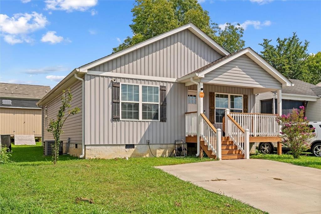 3084 Striplin Trail Property Photo 3