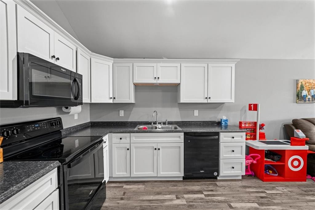 3084 Striplin Trail Property Photo 10