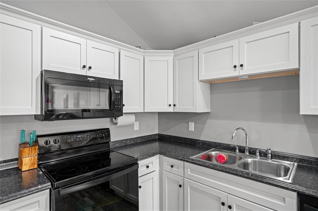 3084 Striplin Trail Property Photo 12