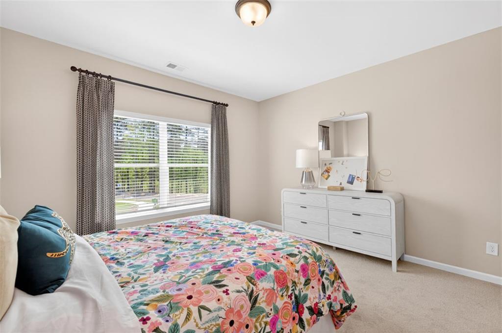 247 Shire Loop Property Photo 32