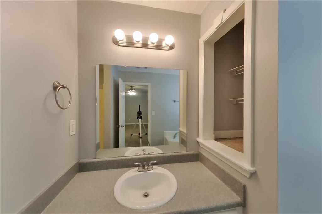 7833170 Property Photo 10
