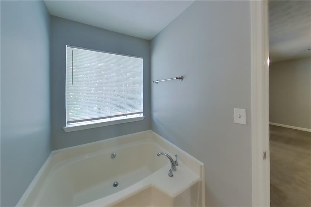 7833170 Property Photo 11