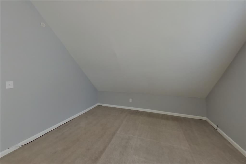 7833170 Property Photo 16